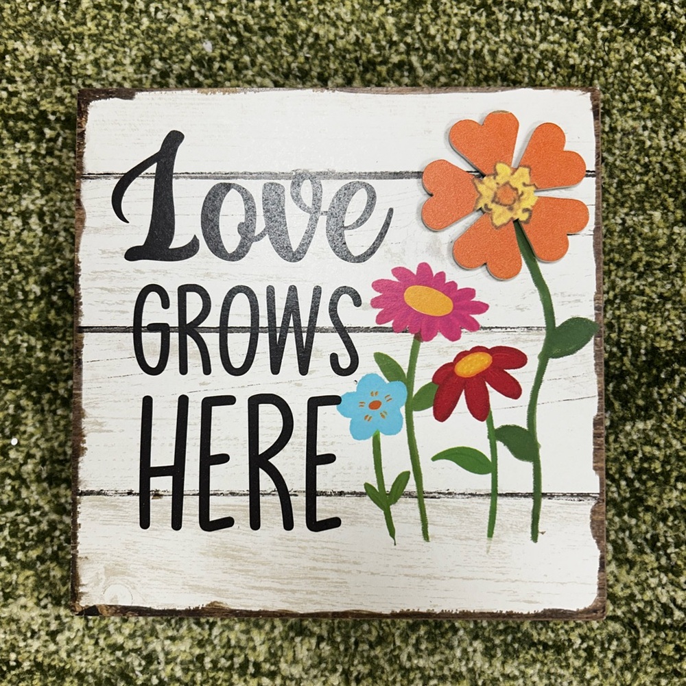 Home decor accent